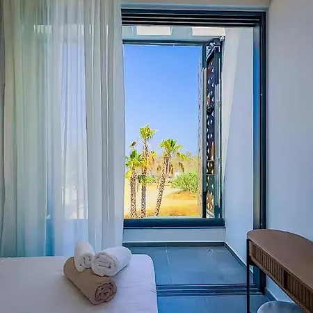 Affittacamere Enjoy The Sunny Mediterranean Climate ! Paralimni